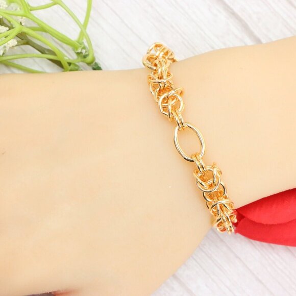 "Trendy Handmade Bracelet – A Thoughtful Gift for Girls & Women | UNVRC1623 - Picture 1 of 10